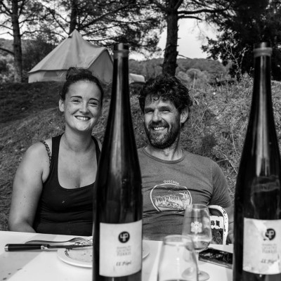 domaine des quatre pierres vignerons
				                