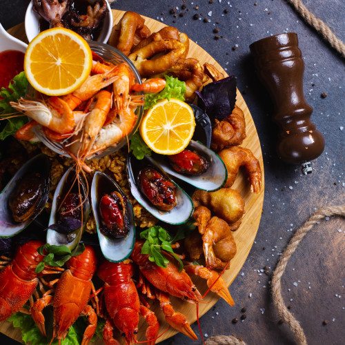 seafood-plate-with-shrimps-mussels-lobsters-served-with-lemon
                                        