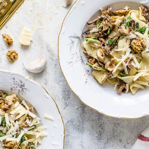 serving-homemade-pappardelle-pasta-with-mushrooms-parmesan-cheese
                                        