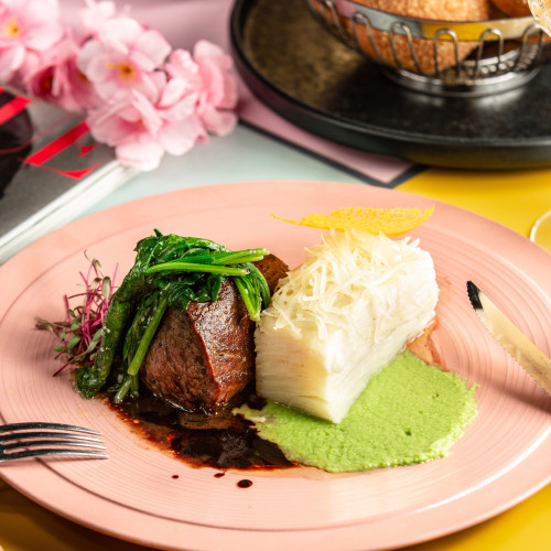 beef-steak-served-with-sauces-herbs
                                        